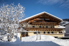 Отель Pension Tirol  Наудерс
